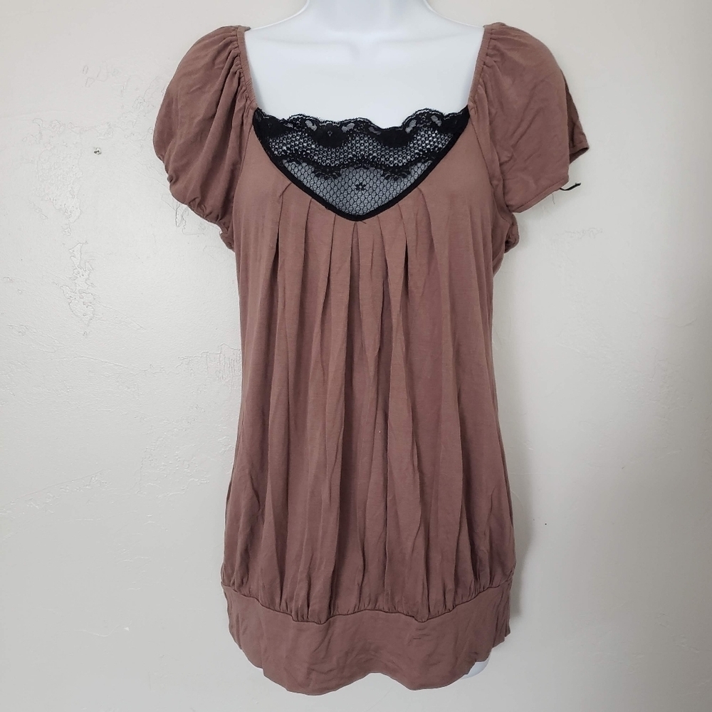 Robin K Women's Medium Taupe Brown Short Sleeve Blouse Black Lace Trim Loose Fit